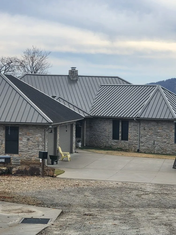 Slide of D&T Construction