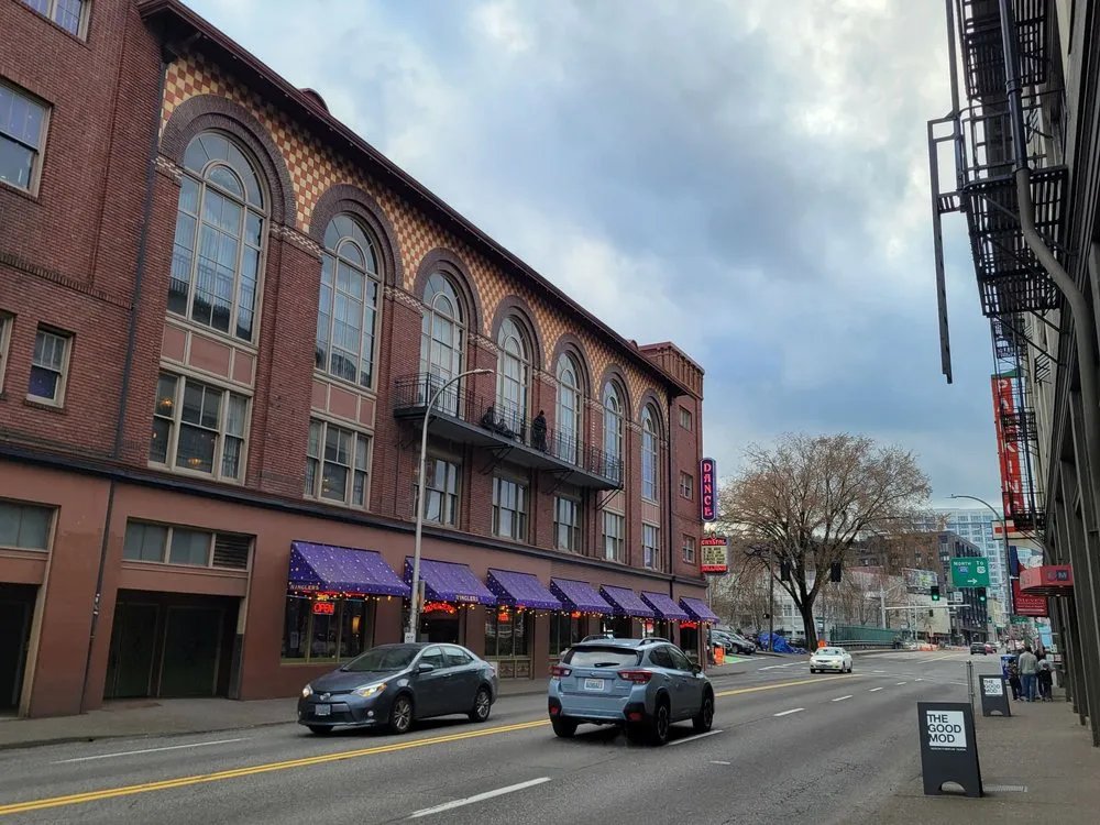 Slide of Duke & Son Exteriors