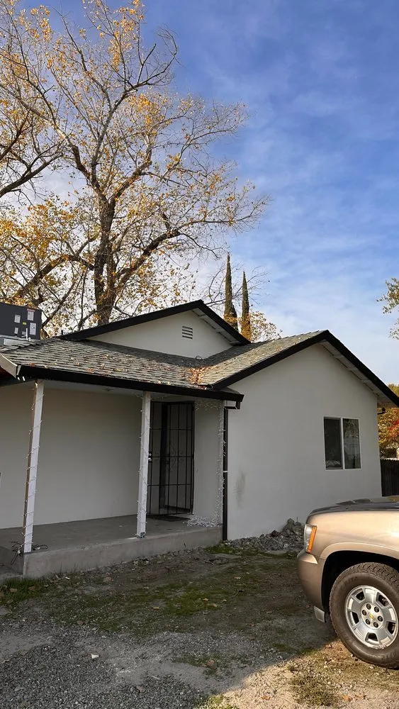 Slide of Duncan's Roofing