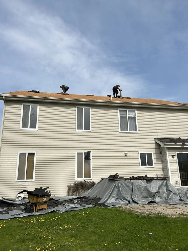 Local shingle roofing service experts serving Downer Grove, IL - Dupage Adjusters