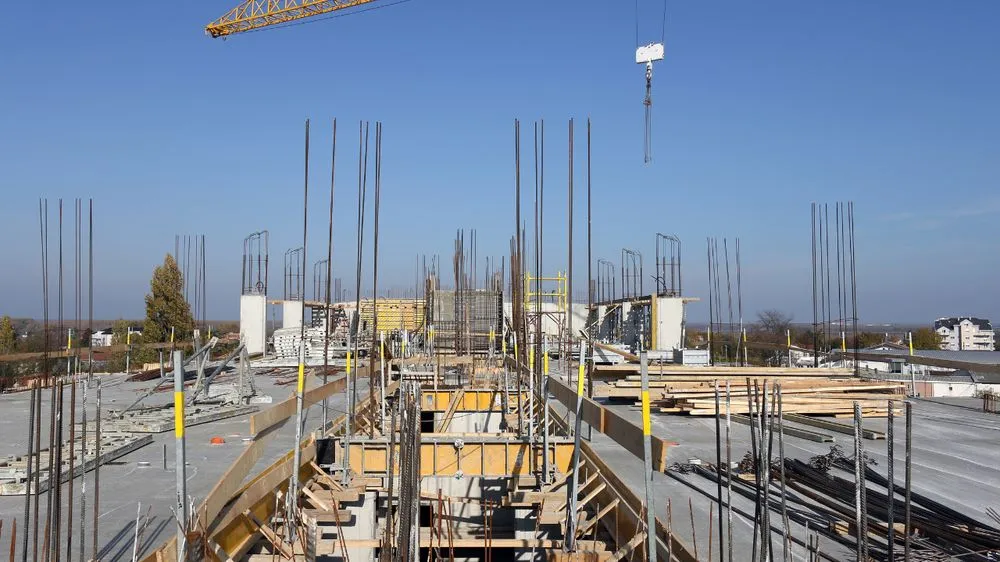 Slide of Duque Roofing