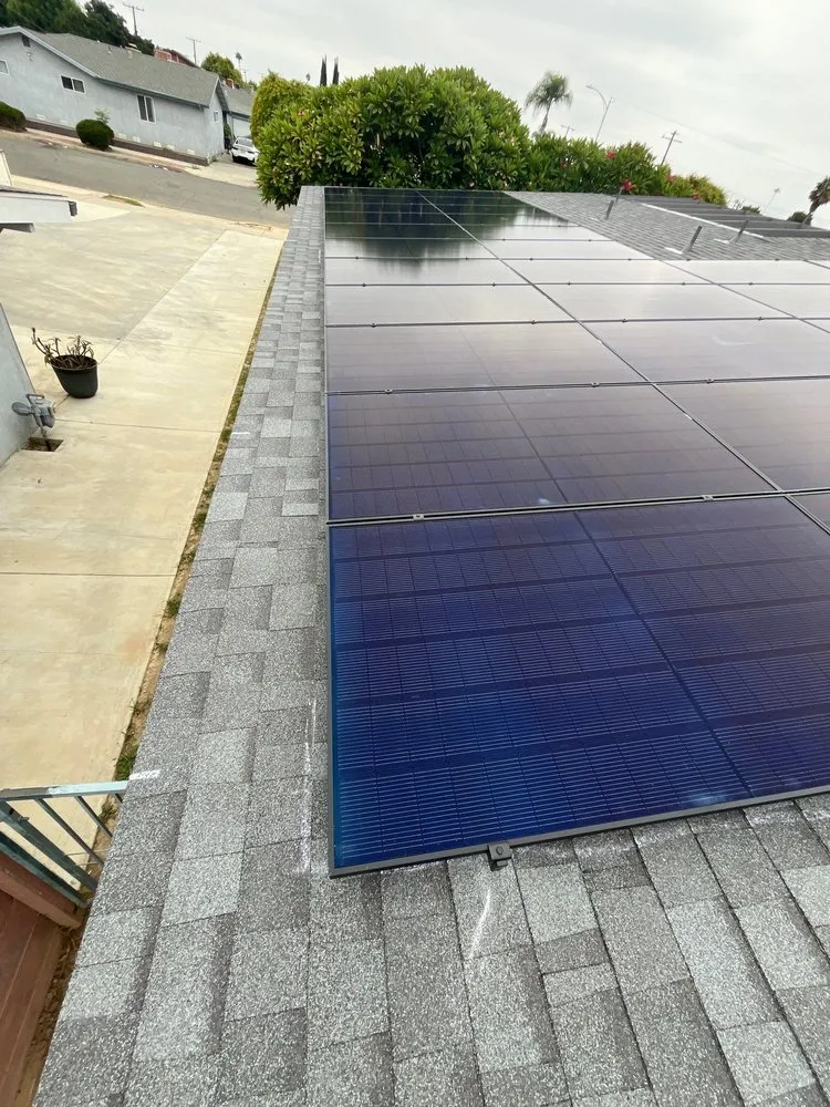 Slide of Dutchmen Construction