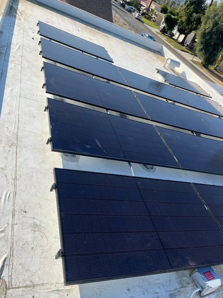 Slide of Dutchmen Construction