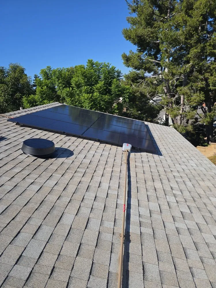 Slide of Dutchmen Construction