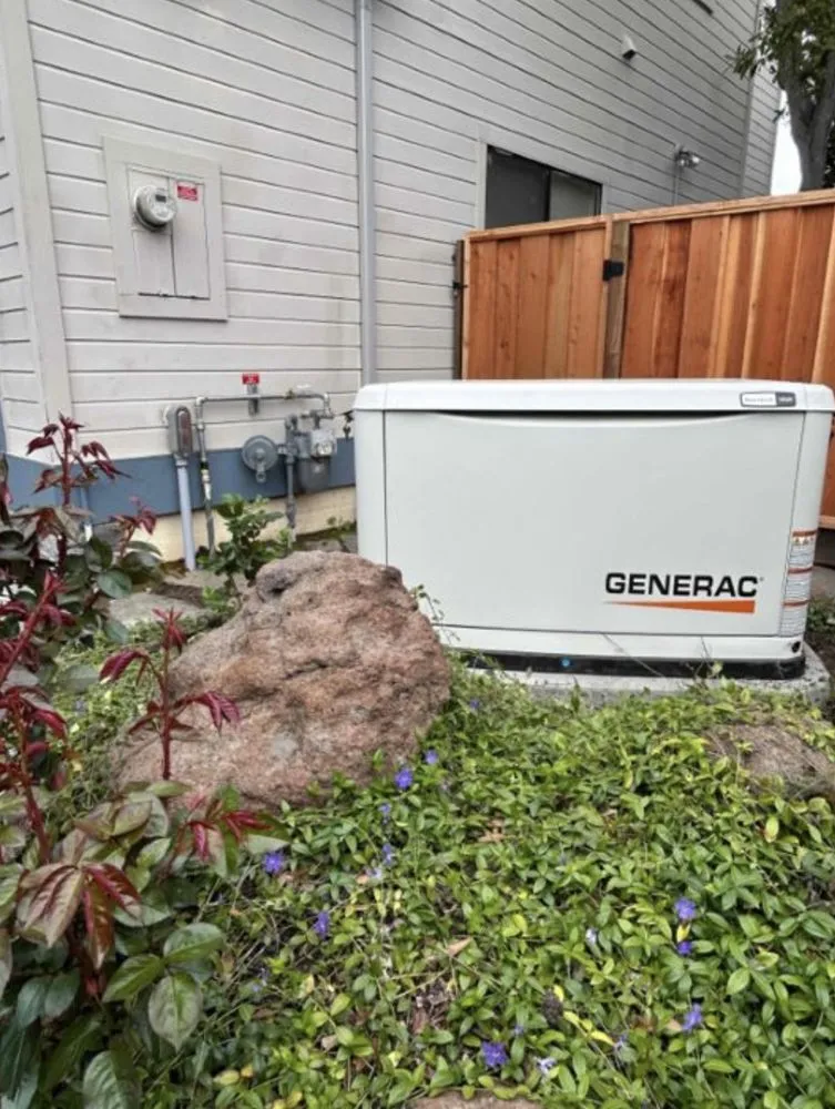 Slide of Dutchmen Construction