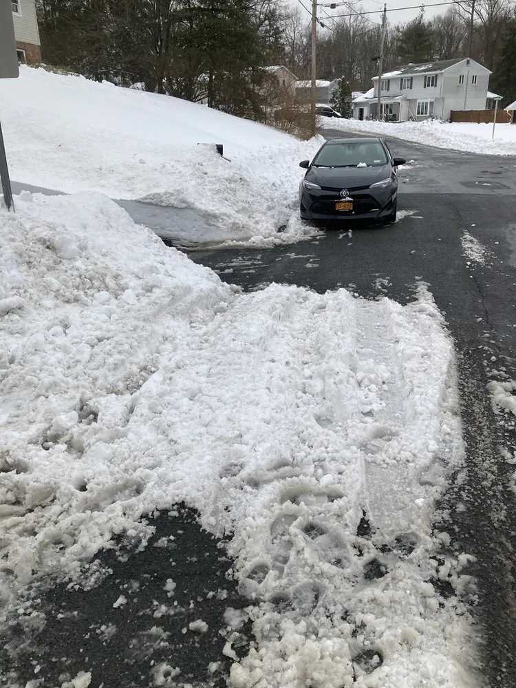 Slide of Dutchmen Construction