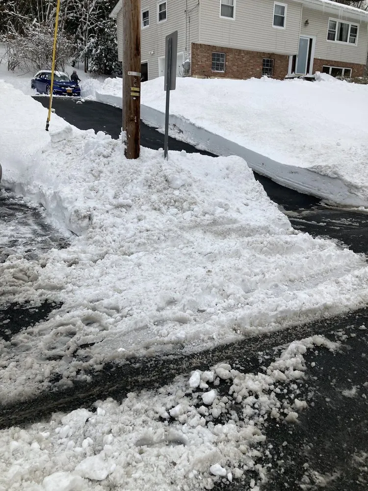 Slide of Dutchmen Construction