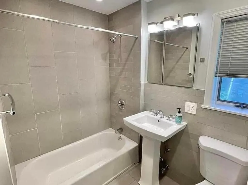 Slide of D&V Construction