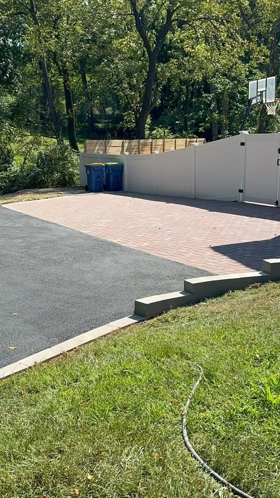 Slide of D&V Construction