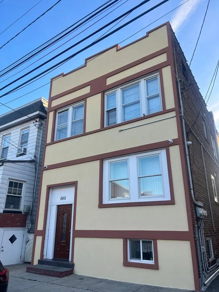 Slide of D&V Construction