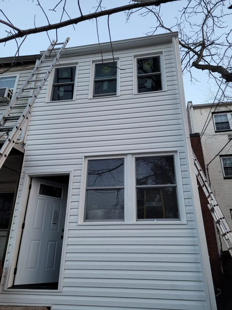 Slide of D&V Roofing