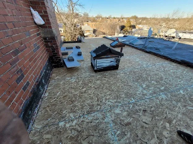 Slide of D&V Roofing