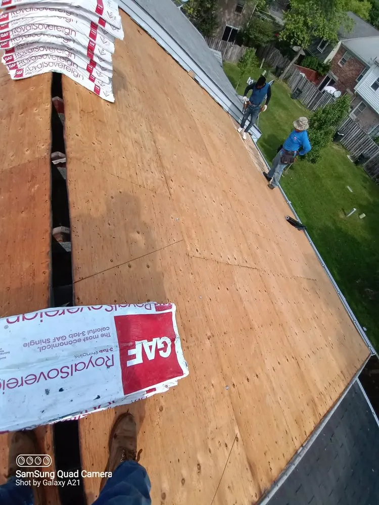 Slide of D&V Roofing