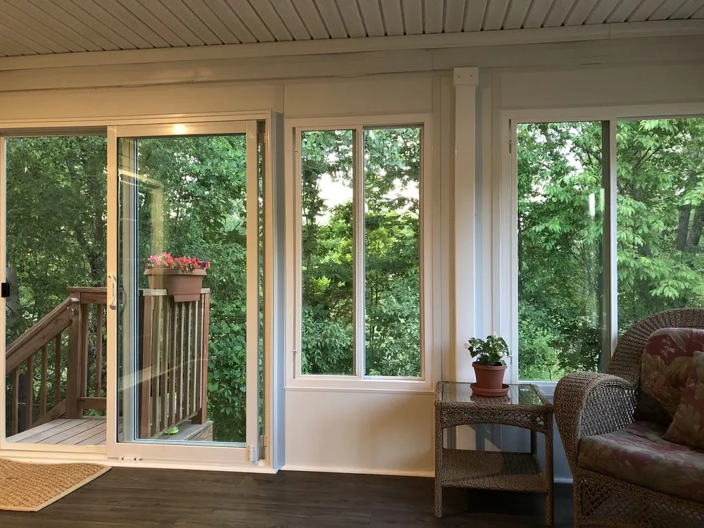 Slide of D&W Windows and Sunrooms