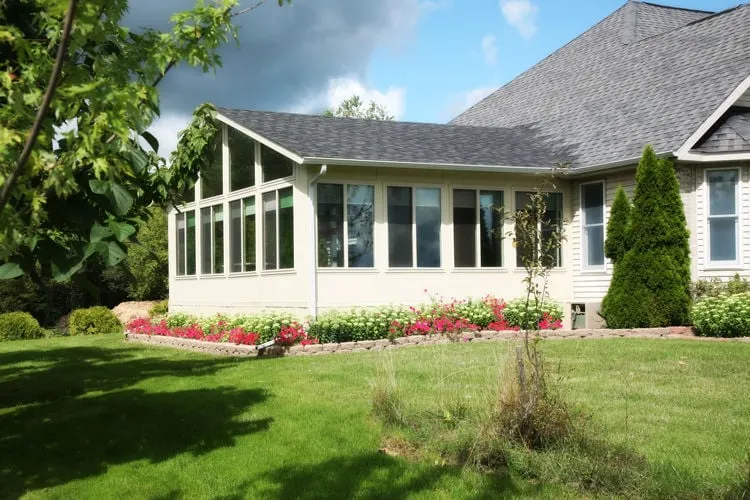 Slide of D&W Windows and Sunrooms