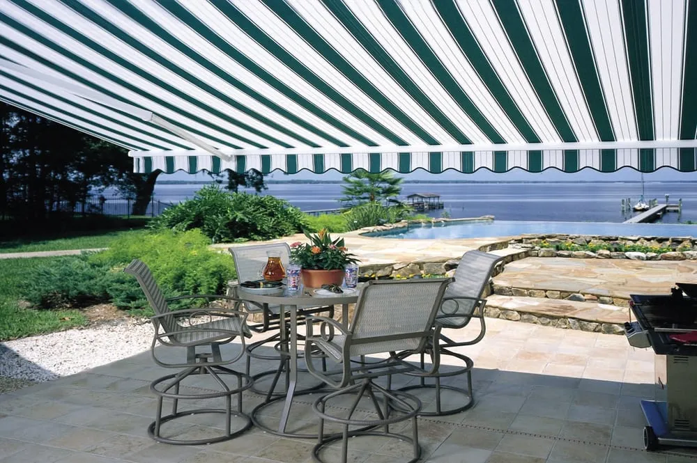 Slide of D&W Windows and Sunrooms