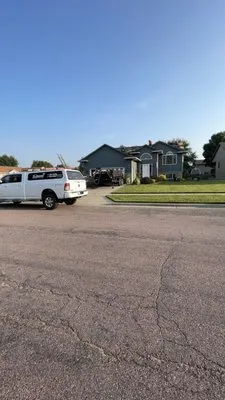 E & B Construction Logo