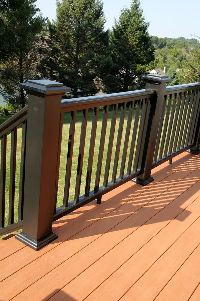 Slide of E & E General Contracting