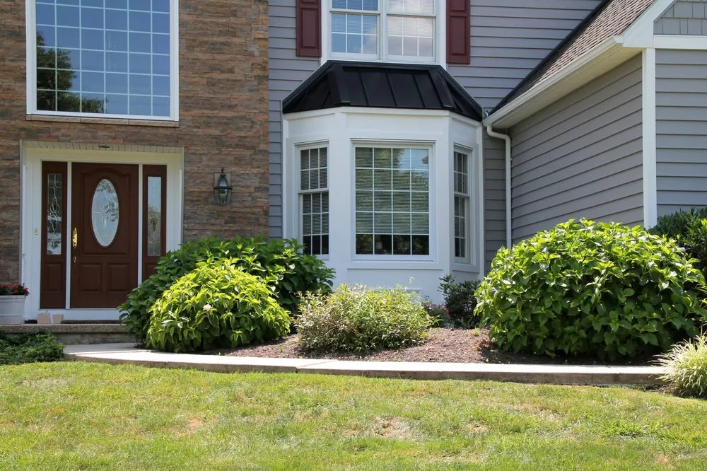 Slide of E & E General Contracting