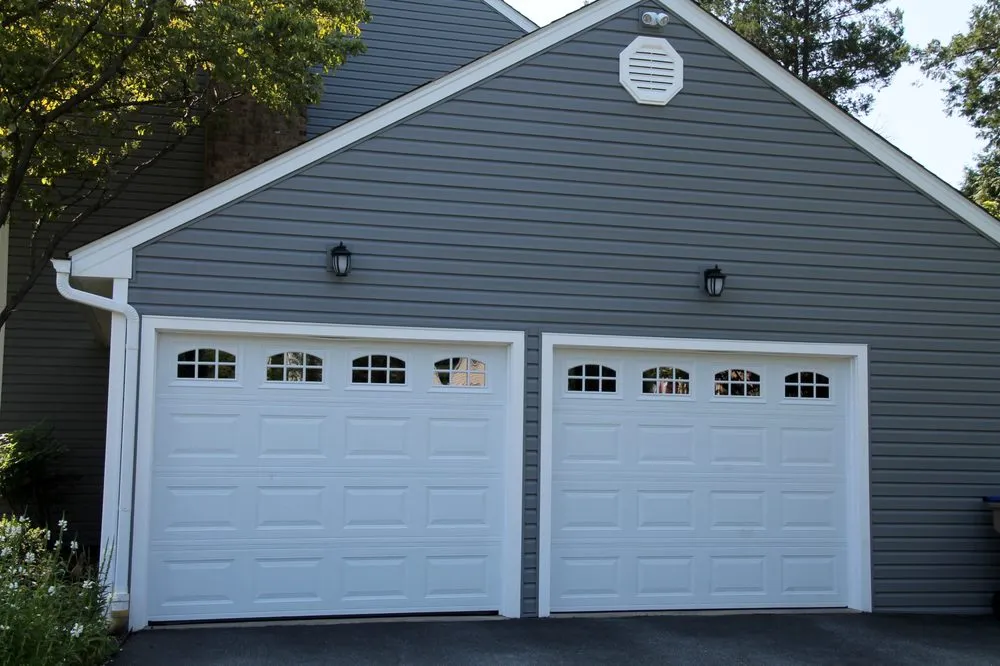 Slide of E & E General Contracting