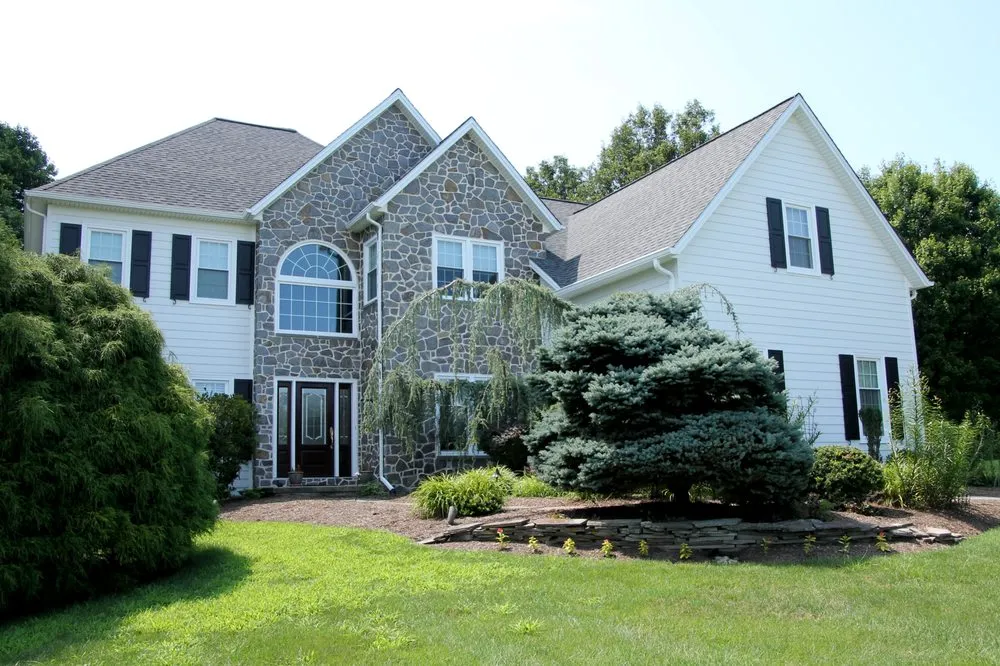 Slide of E & E General Contracting