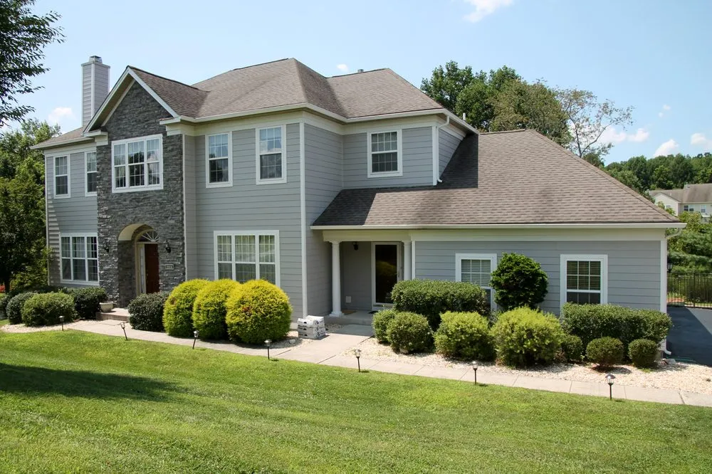 Slide of E & E General Contracting