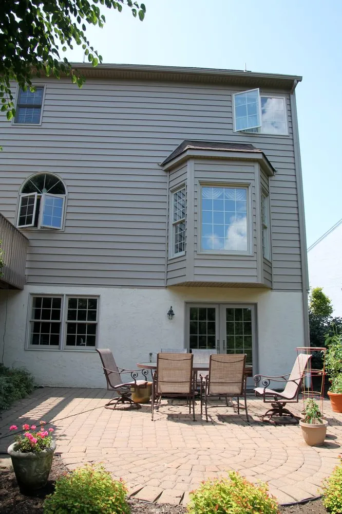 Slide of E & E General Contracting