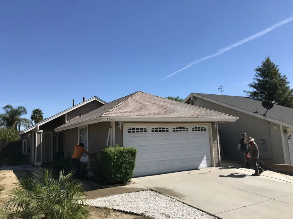 Slide of E & E Roofing