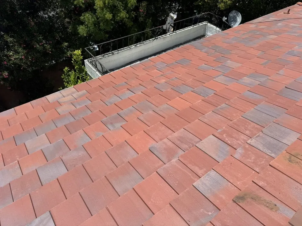 Slide of E & E Roofing