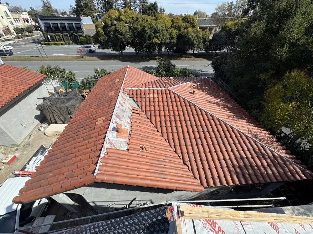 Slide of E & E Roofing