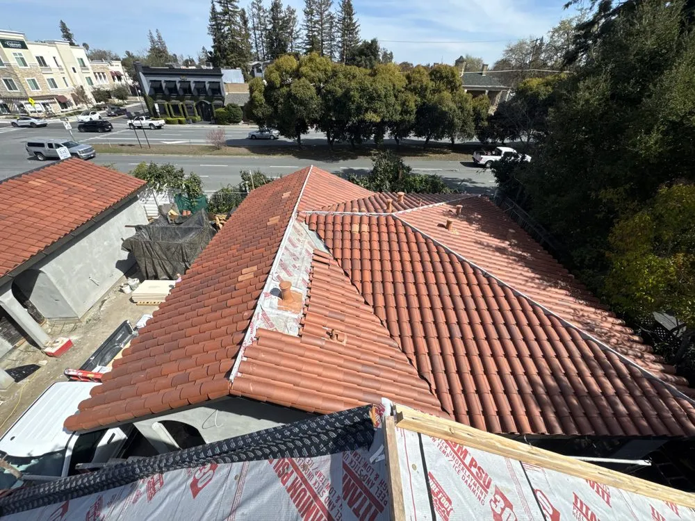 Slide of E & E Roofing