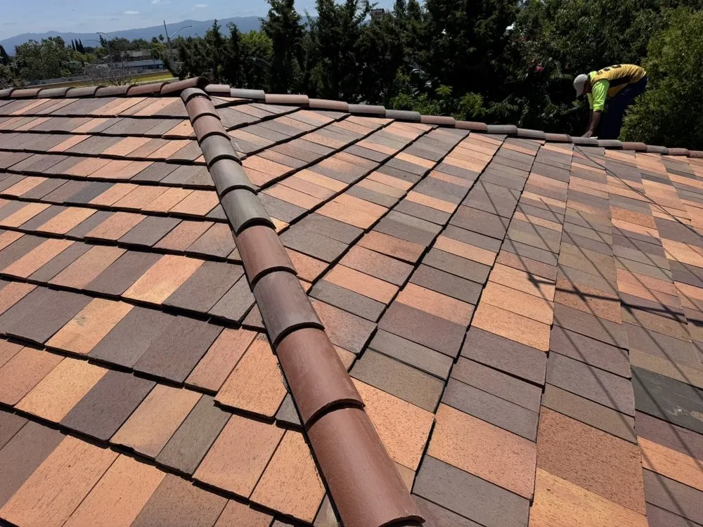 Slide of E & E Roofing