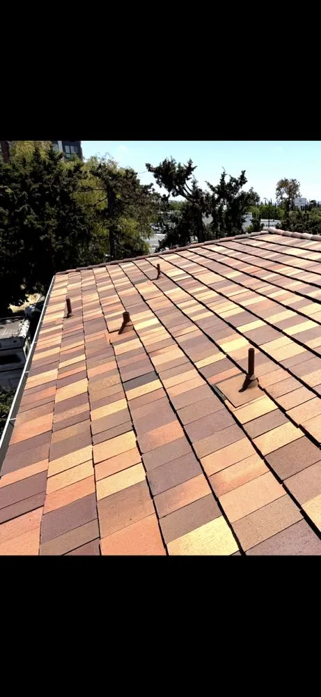 Slide of E & E Roofing