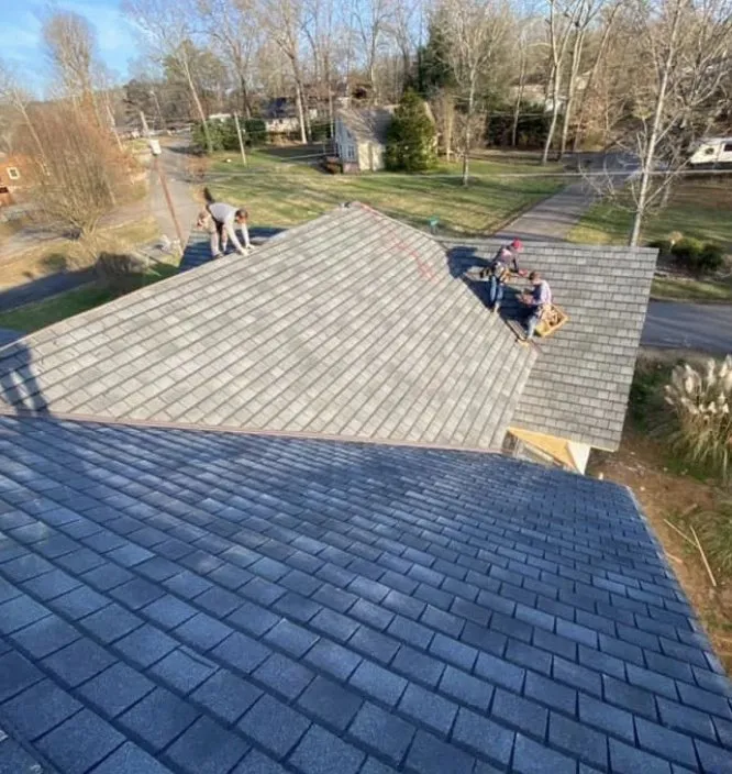 Slide of E & M Rooftop Solutions