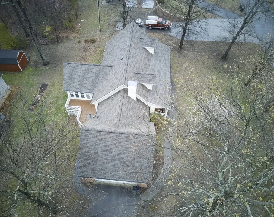 Slide of E & M Rooftop Solutions