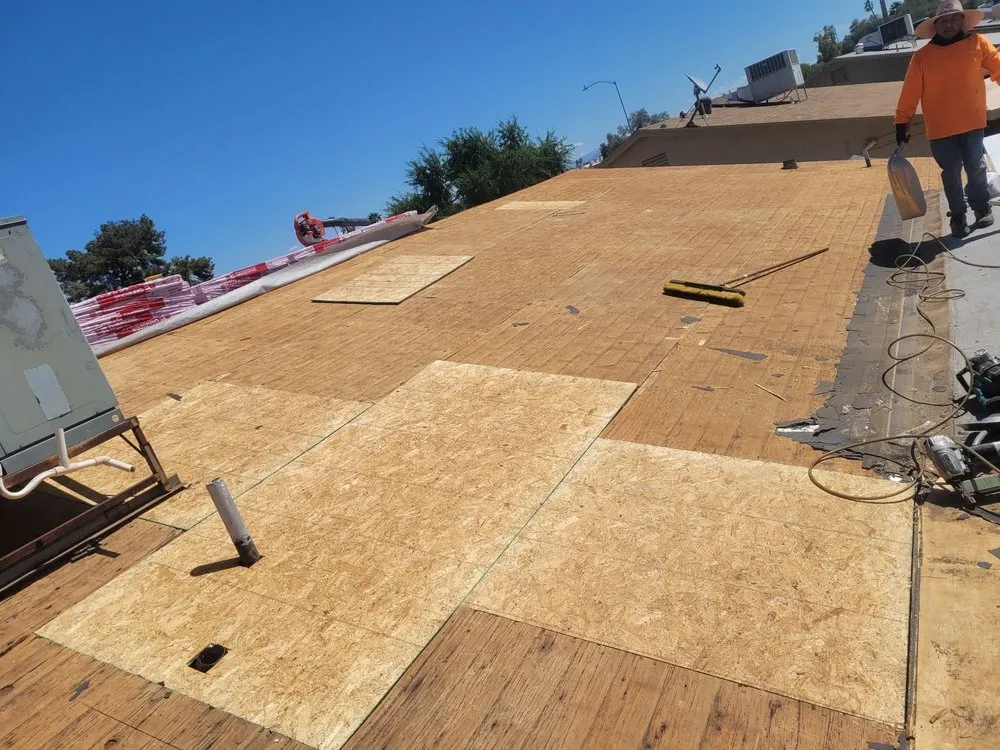 Slide of E & S Roofing