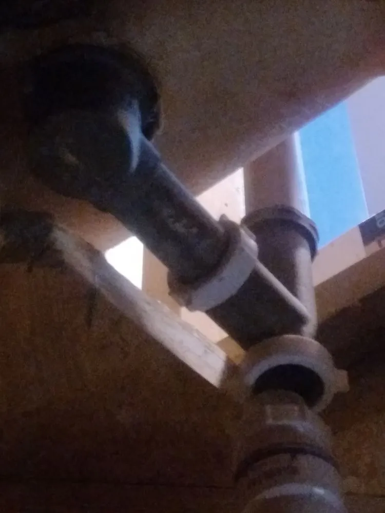 Slide of E and E Handyman