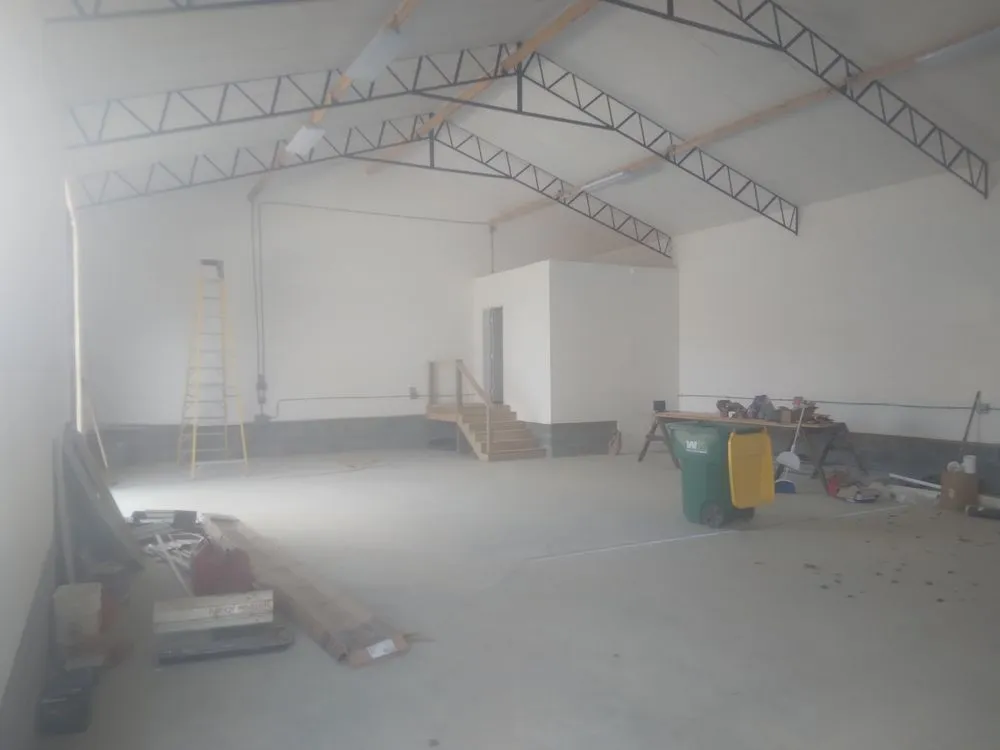 Slide of E and E Handyman