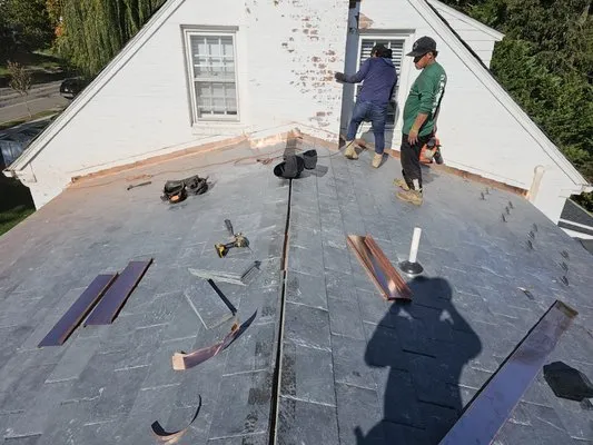 E And G Construction Logo