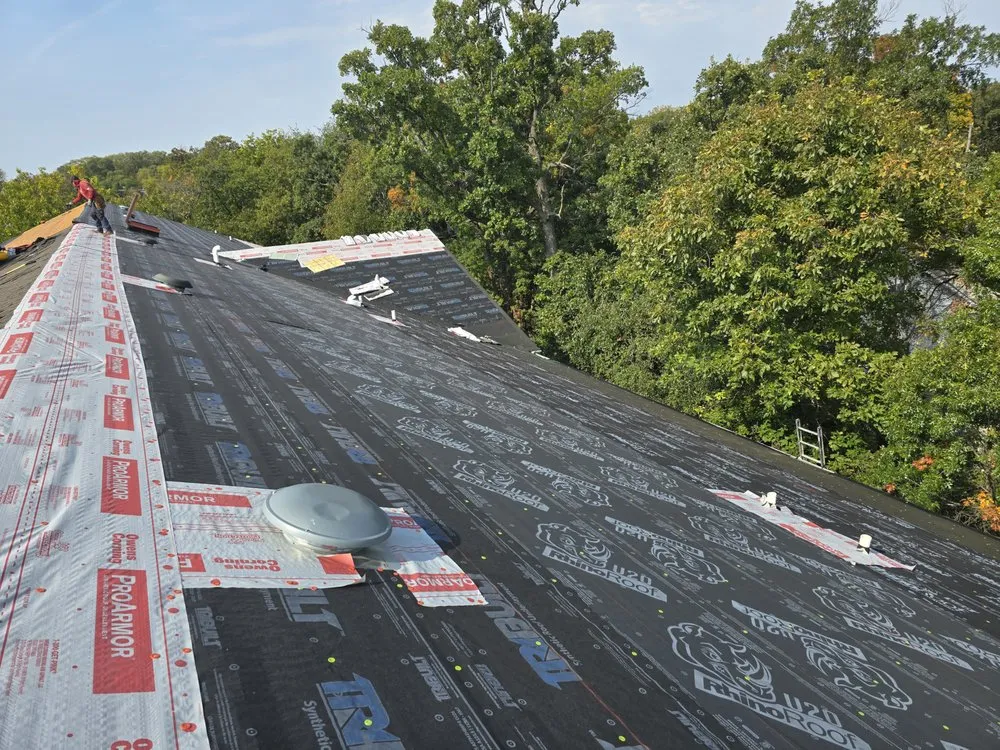 Slide of E And R Exterior Pros