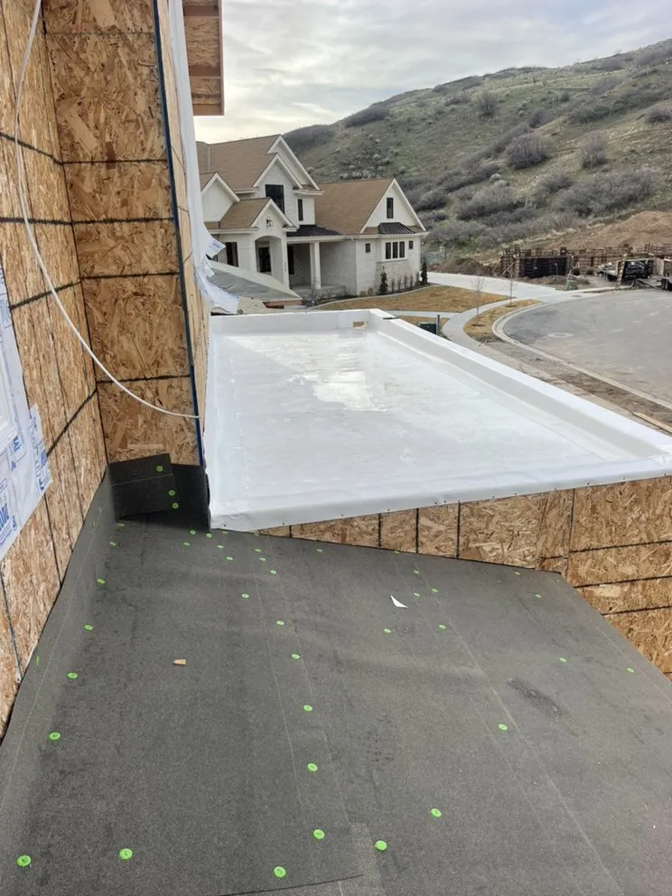 Slide of E j roofin contar