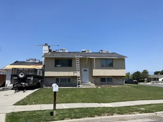 E j roofin contar Logo