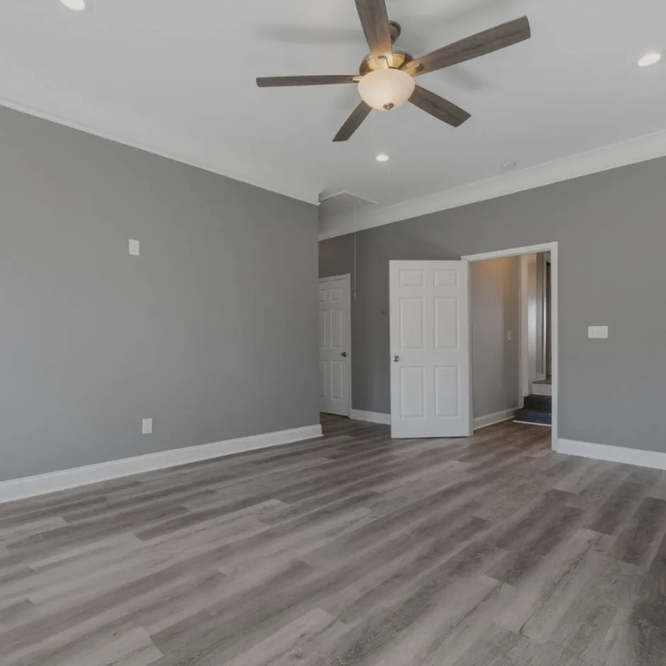 Slide of E Turner Construction & Investments