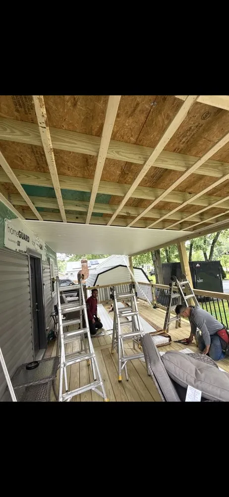 Expert shingle roofing service experts serving West Friendship, MD - Eagle Bay