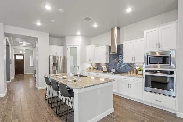 Eagle Construction and Home Improvements Logo