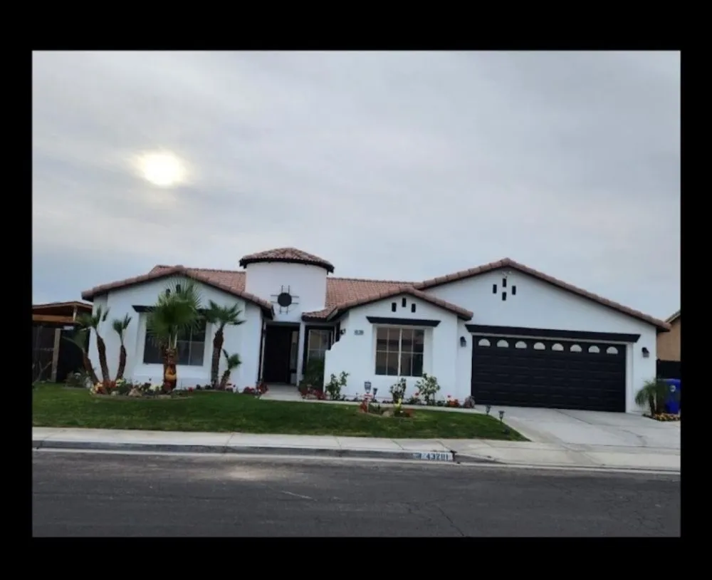 Slide of Eagle Custom Construction