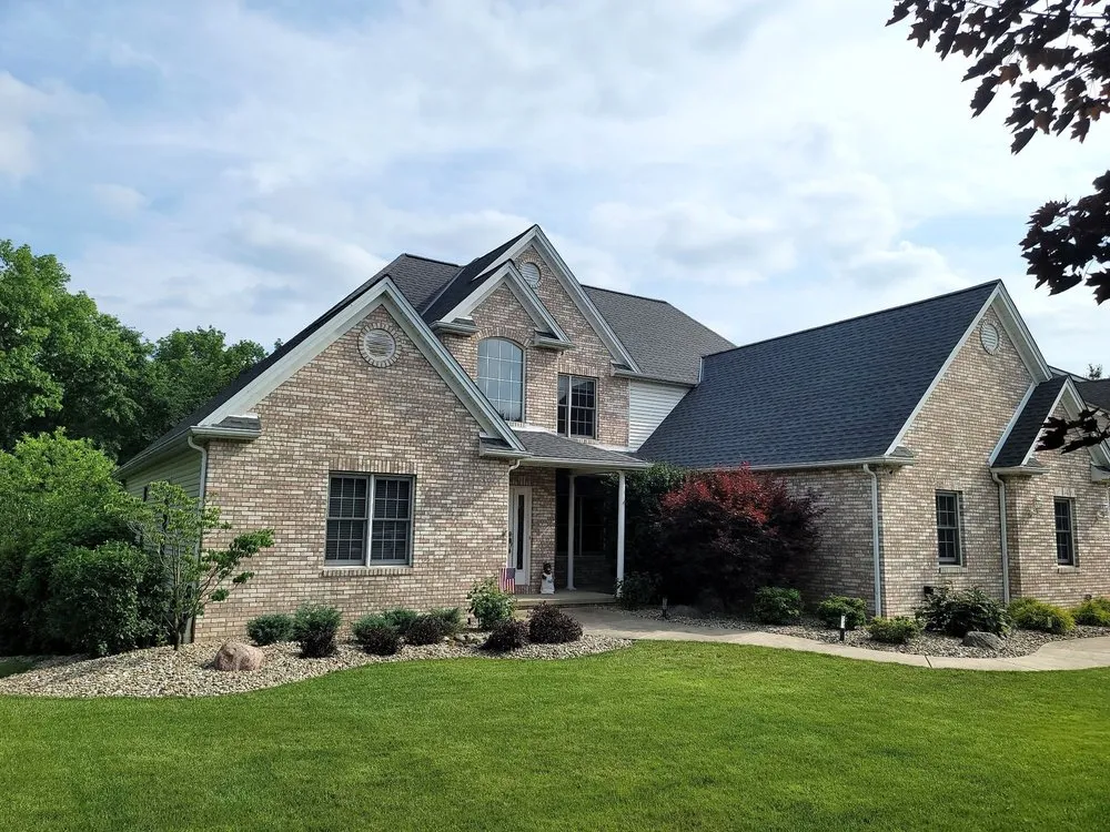 Slide of Eagle Eye Roofing