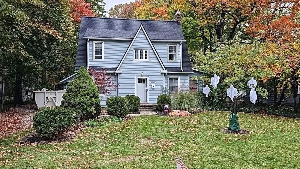 Slide of Eagle Eye Roofing