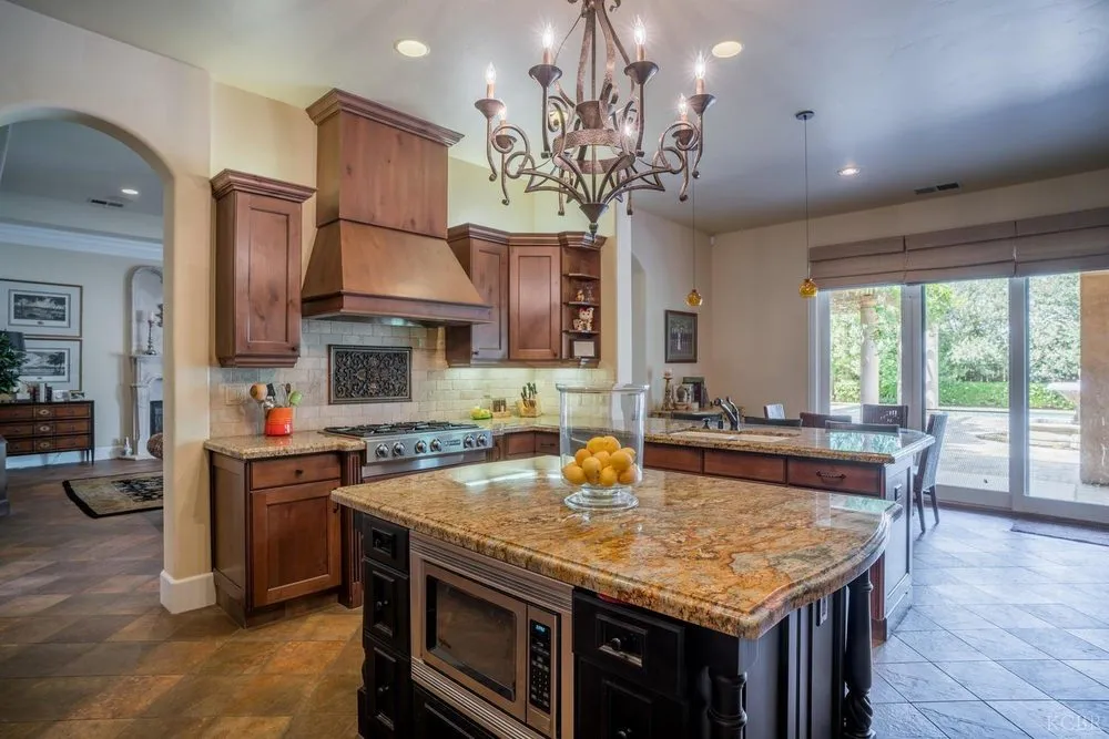 Slide of Eagle Fire & Water Restoration