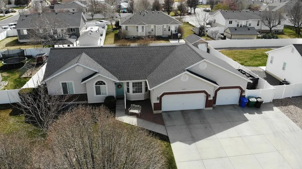 Slide of Eagle Rock Roofing